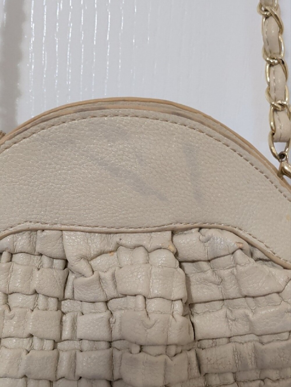 Neutral Ruffled Tassel Cosmetic Pouch - Picture 4 of 9